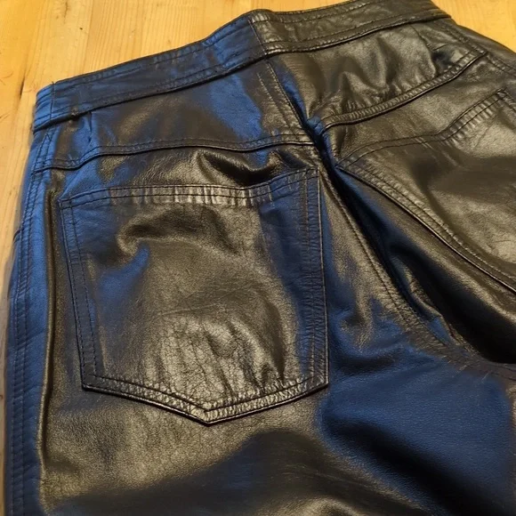 Vintage Chic: LA ROXX 1990's Black Leather Pants with Barrel/Balloon Legs - Picture 6 of 14